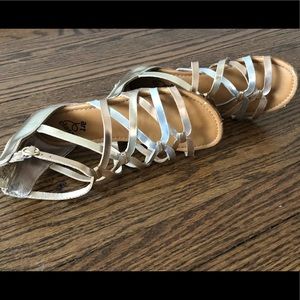 Girls shoes